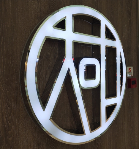 發光字焊接、打磨制作步驟非常關鍵